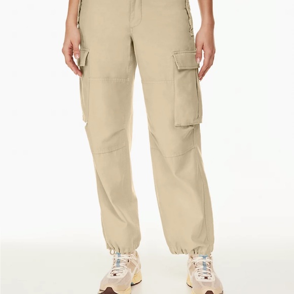 Aritzia TNA Supply Cargo Pants - Picture 5 of 8